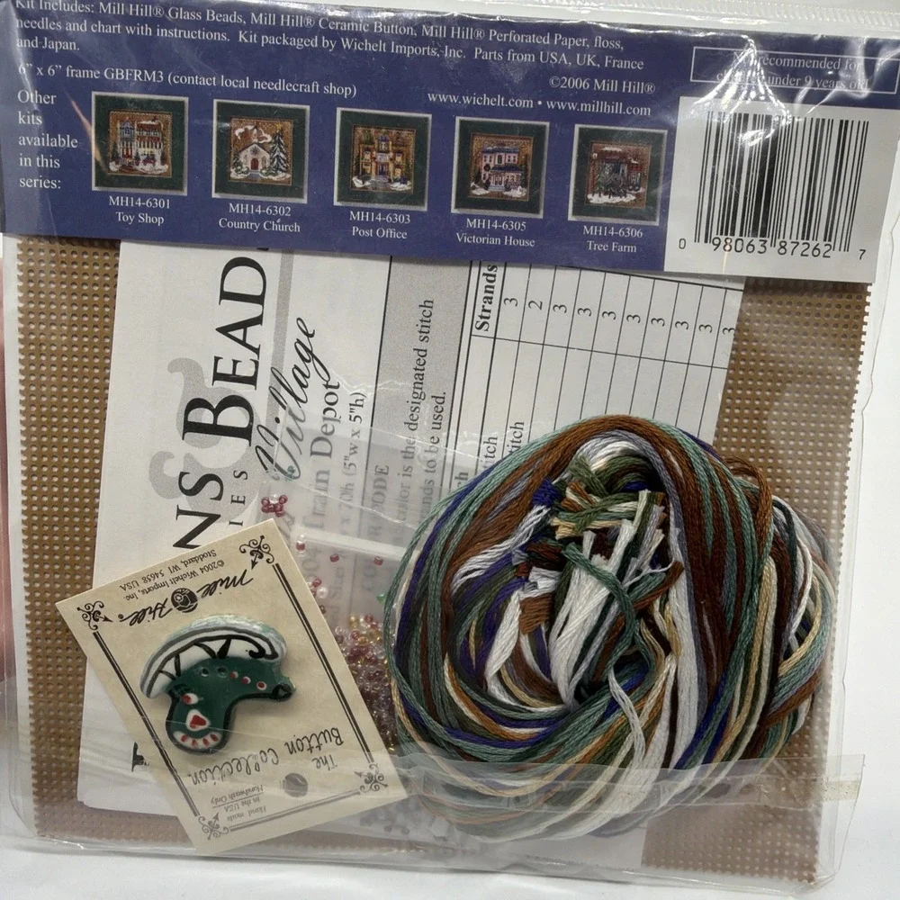 Mill Hill 2006 Button Beaded Christmas Village Kit Train Depot MH14-6304 NEW NOS